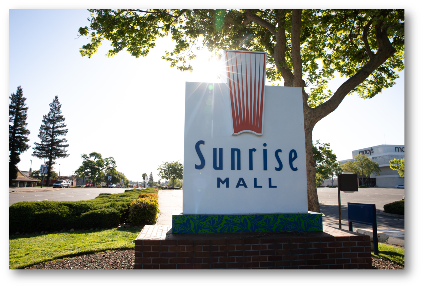 Sunrise Mall sign