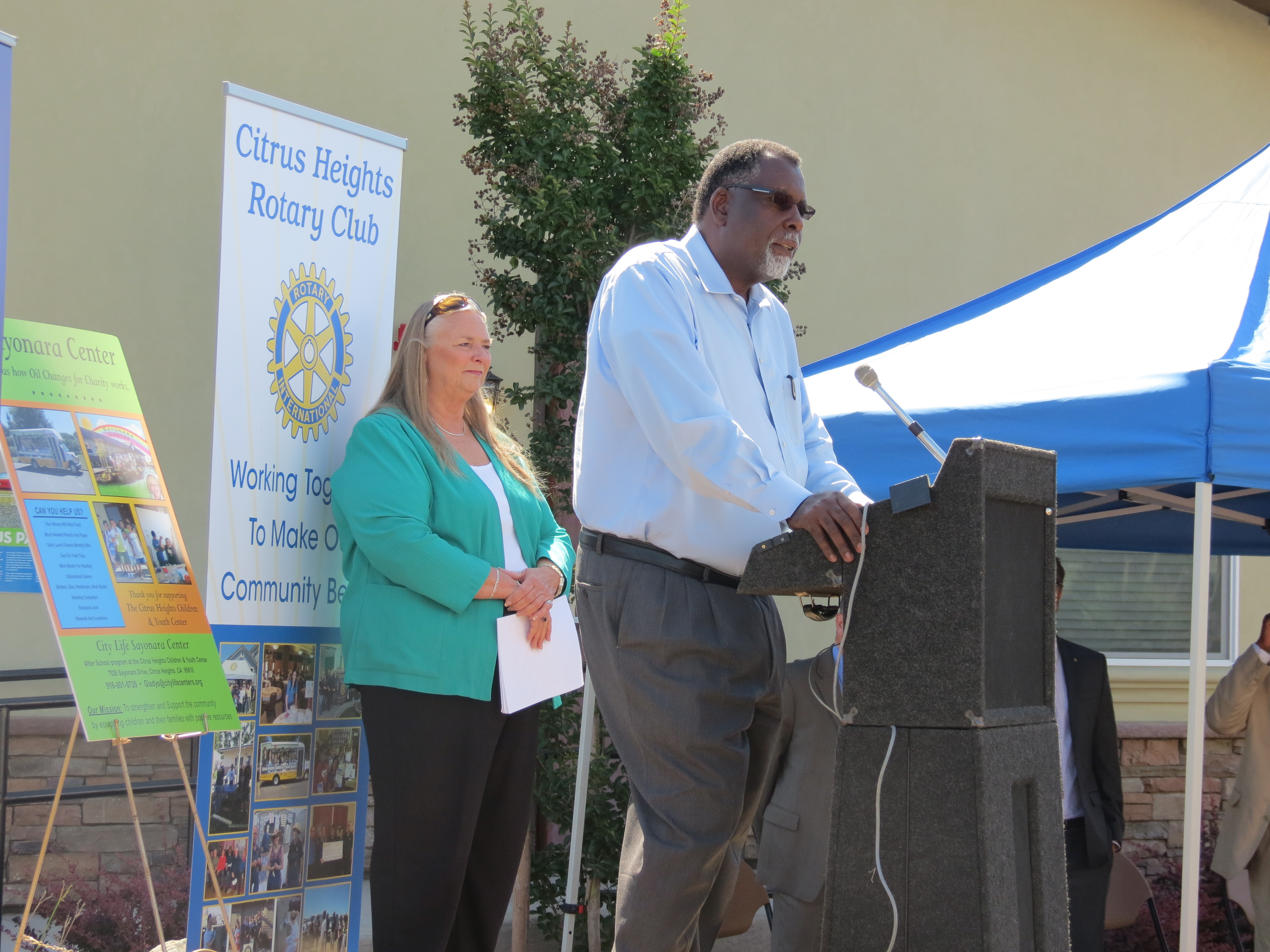 City Manager Henry Tingle addressing the attendees