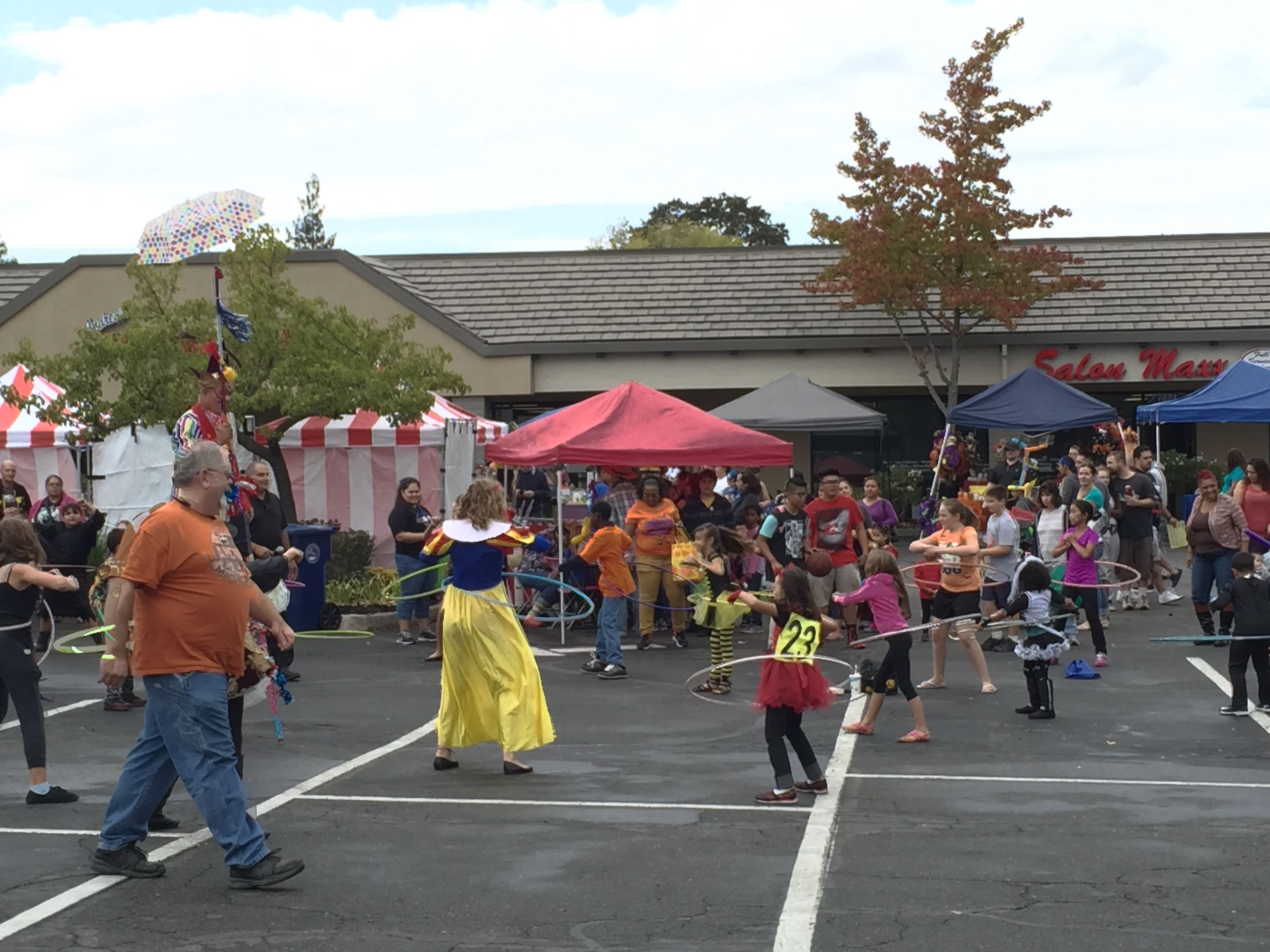 Hula hoop competition